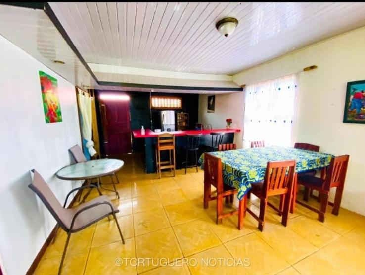 Casa Artavia Villa Тортугеро Стая снимка
